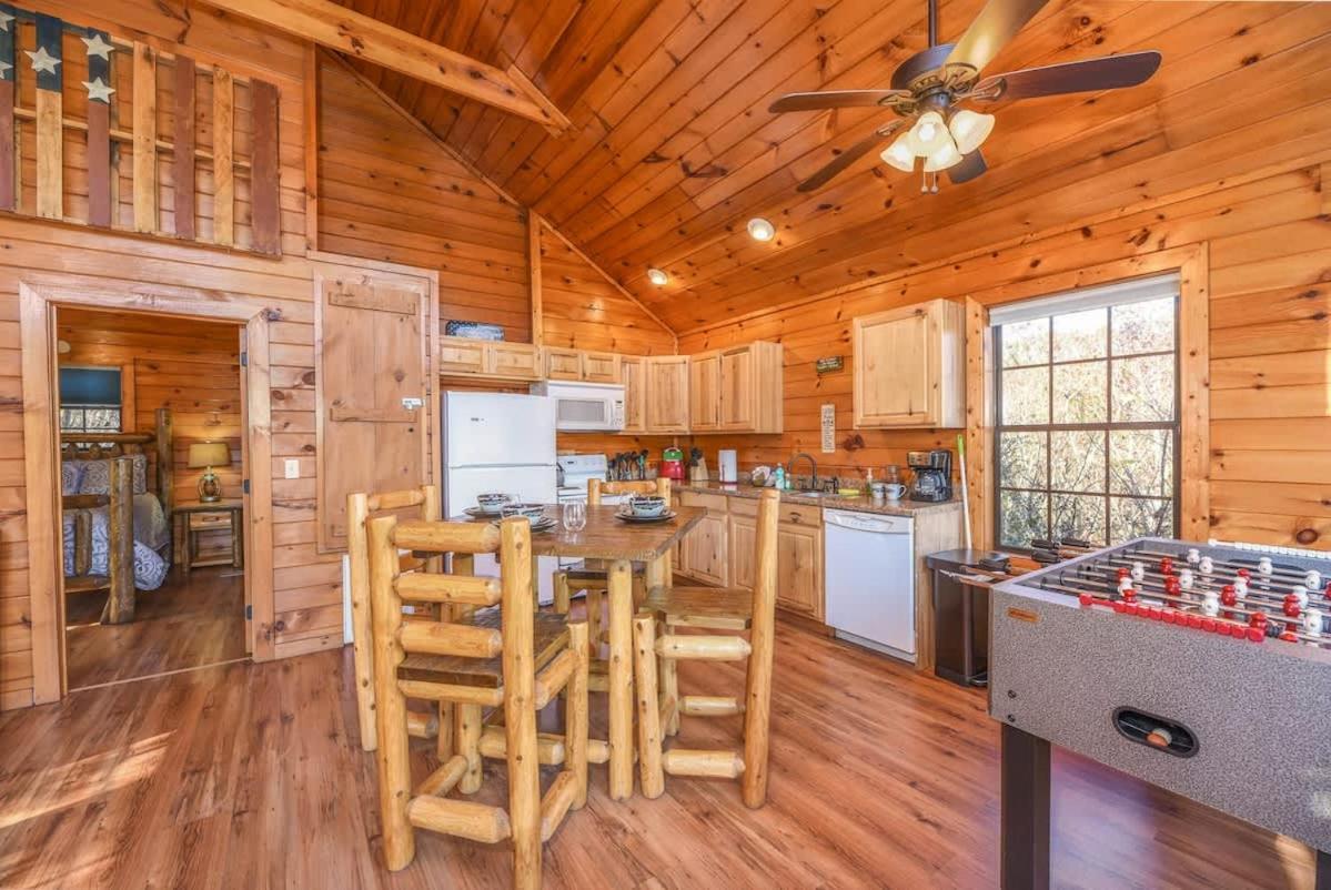 Secluded Cabin Near Smoky Mountains. Hot Tub! Honeymoon! Севьервилл Экстерьер фото